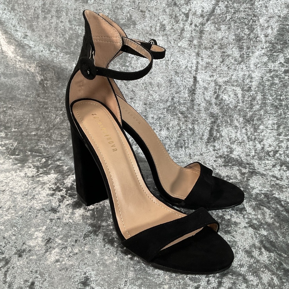 Fashion Nova Elegant Black Block Heels